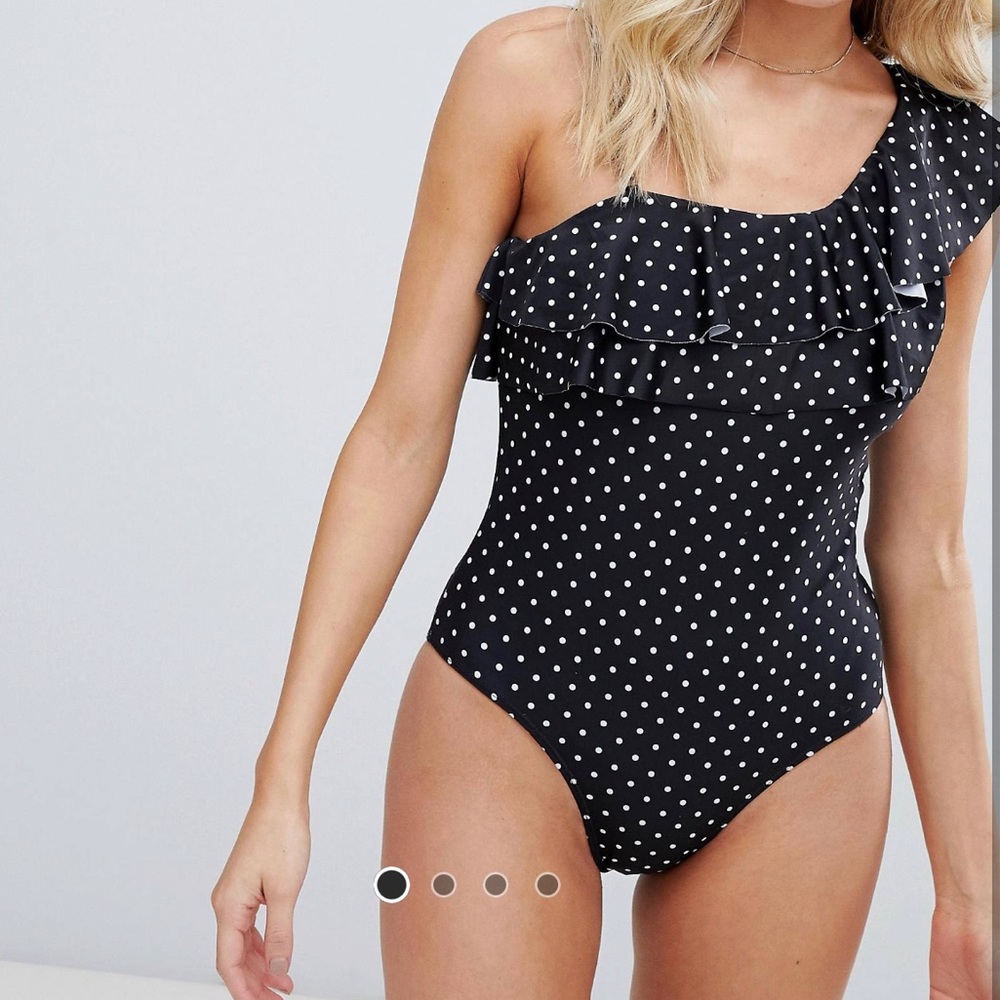One shoulder ONE PIECE